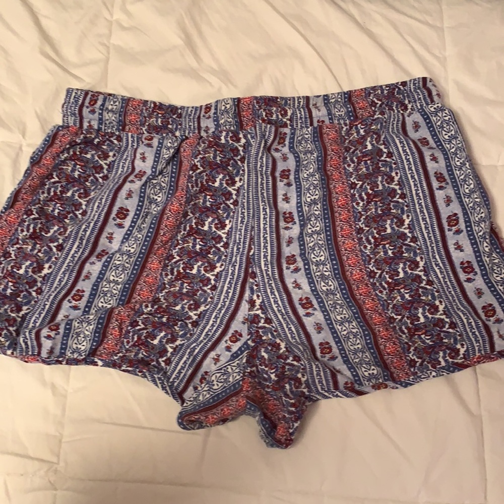 Pattern Shorts - Picture 3 of 3